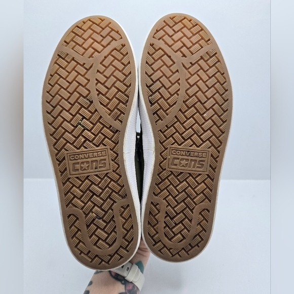 Converse | One Star olive green suede sporty low-top sneakers | WMS 6 - Picture 12 of 12